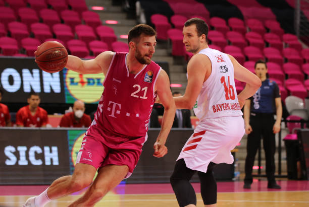 面临严峻考 面临严峻考